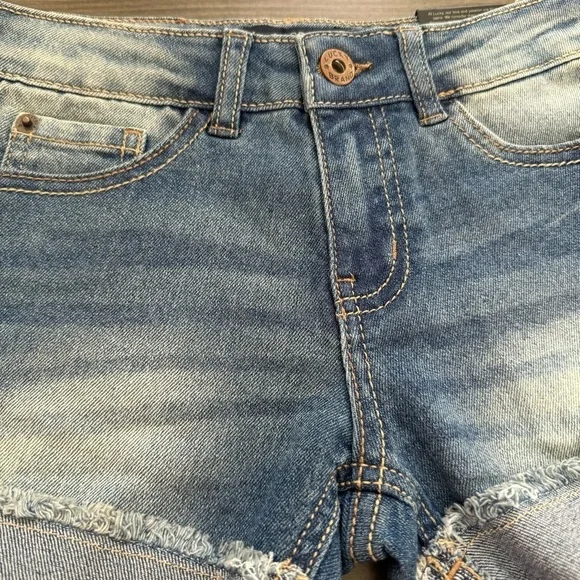 Lucky Brand girls faded denim Rile Shorts cuffed hem size 7 NWT $58 - Picture 3 of 11